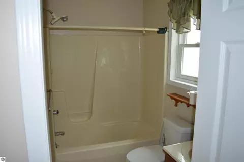 Bath - 6268 E M-72, Kalkaska, MI 49646 photo 1 of 3