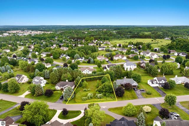 4322 Stoneridge Dr, Traverse City, MI 49684