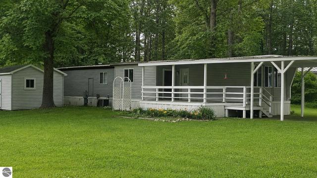 1284 Channel Way, Gladwin, MI 48624