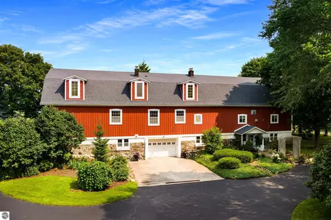 5050 Barney Rd, Traverse City, MI 49684
