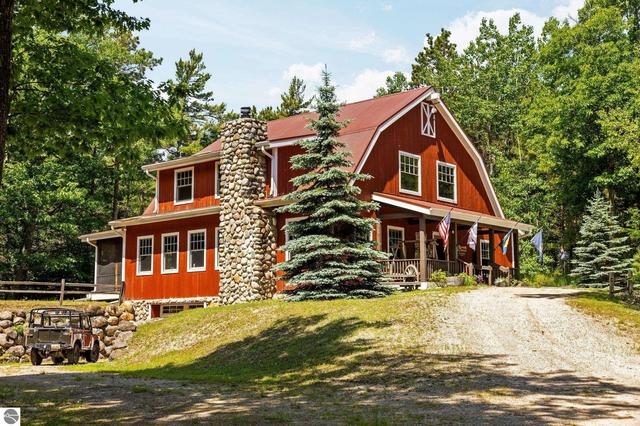 37659 Kings Hwy, Beaver Island, MI 49782