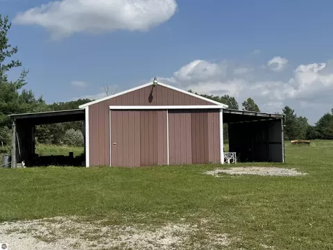 Exterior - 5251 M-55, Hale, MI 48739 photo 7 of 10