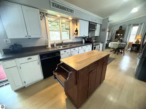 Kitchen - 5251 M-55, Hale, MI 48739 photo 3 of 6
