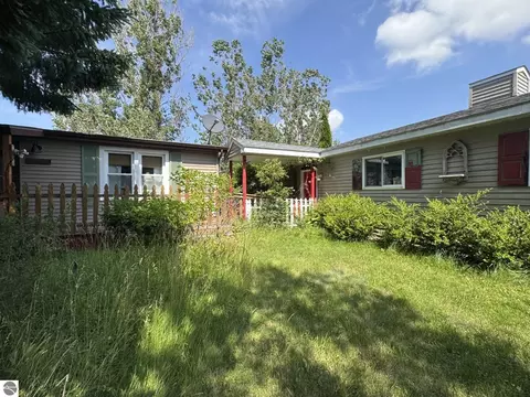 5251 M-55, Hale, MI 48739