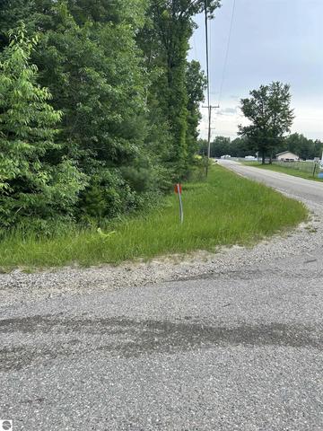 819 Choctaw Trail, West Branch, MI 48661