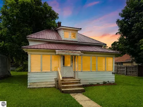 319 W Saginaw St, Saint Louis, MI 48880