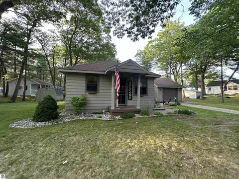 Exterior - 5437 E 8th St, Au Gres, MI 48703 photo 5 of 22