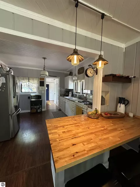 Kitchen - 5437 E 8th St, Au Gres, MI 48703 photo 5 of 6