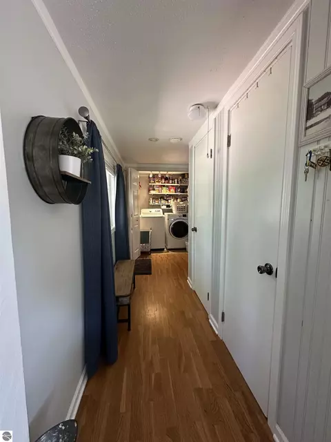 Entry Way - 5437 E 8th St, Au Gres, MI 48703 photo 2 of 2