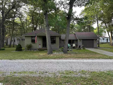 Exterior - 5437 E 8th St, Au Gres, MI 48703 photo 2 of 22