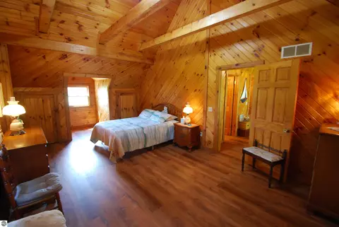 Bedroom - 5592 Linksview Way, Gladwin, MI 48624 photo 4 of 10