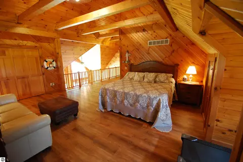 Bedroom - 5592 Linksview Way, Gladwin, MI 48624 photo 9 of 10
