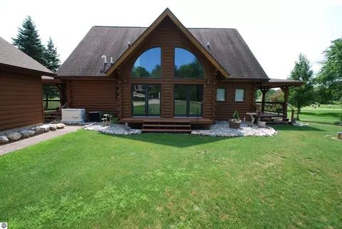 Exterior - 5592 Linksview Way, Gladwin, MI 48624 photo 14 of 26