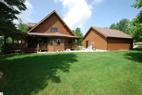 Exterior - 5592 Linksview Way, Gladwin, MI 48624 photo 13 of 26