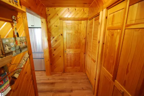 Entry Way - 5592 Linksview Way, Gladwin, MI 48624 photo 1 of 11