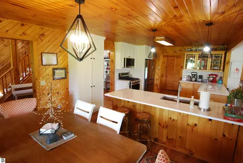 Kitchen - 5592 Linksview Way, Gladwin, MI 48624 photo 3 of 4