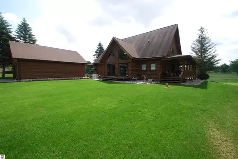 Exterior - 5592 Linksview Way, Gladwin, MI 48624 photo 19 of 26