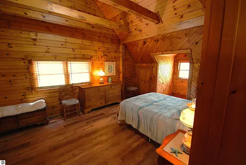 Bedroom - 5592 Linksview Way, Gladwin, MI 48624 photo 3 of 10