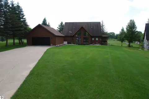 Exterior - 5592 Linksview Way, Gladwin, MI 48624 photo 21 of 26