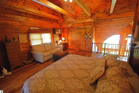 Bedroom - 5592 Linksview Way, Gladwin, MI 48624 photo 8 of 10