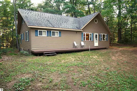 2199 Sirmeyer Ln, West Branch, MI 48661