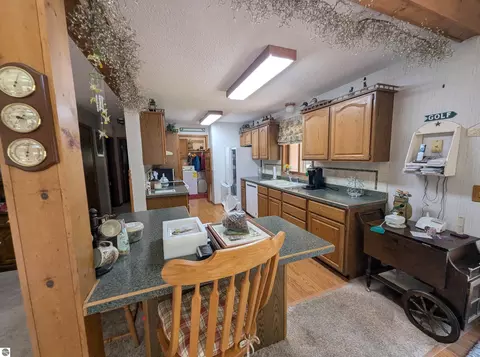 Kitchen - 5110 Huron Breeze Dr, Au Gres, MI 48703 photo 2 of 7