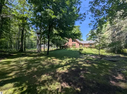 Exterior - 5110 Huron Breeze Dr, Au Gres, MI 48703 photo 7 of 23