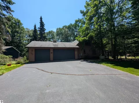 Exterior - 5110 Huron Breeze Dr, Au Gres, MI 48703 photo 16 of 23