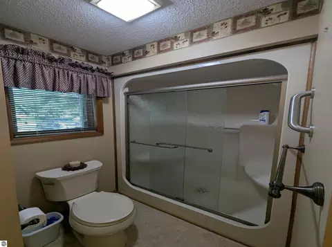 Bath - 5110 Huron Breeze Dr, Au Gres, MI 48703 photo 2 of 4