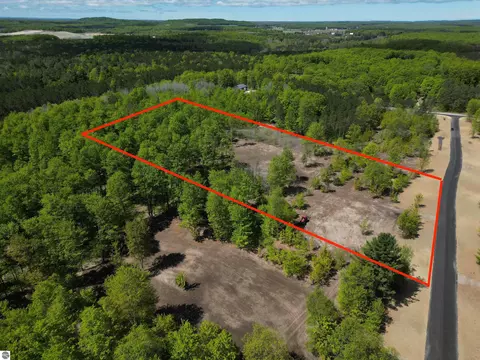 1060 E Solaris Way, Maple City, MI 49664