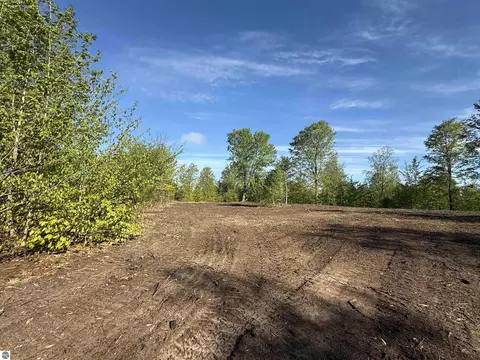 1087 E Solaris Way, Maple City, MI 49664 photo 2