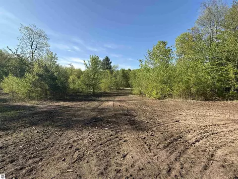 1087 E Solaris Way, Maple City, MI 49664 photo 7