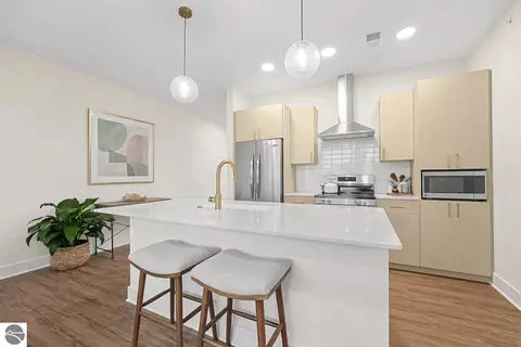 1109 S Carver St #6, Traverse City, MI 49686