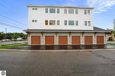 1109 S Carver St #6, Traverse City, MI 49686