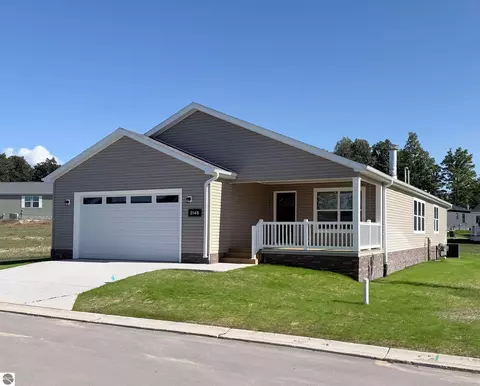 2148 Alta Vista Dr, Traverse City, MI 49686
