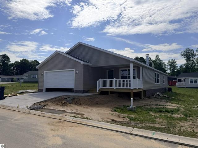 2148 Alta Vista Dr, Traverse City, MI 49686