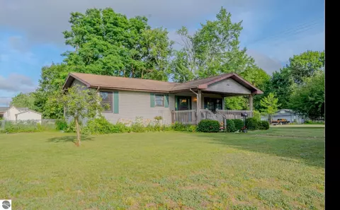 712 W Division St, Cadillac, MI 49601
