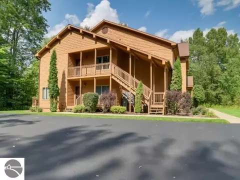 2100 W Schuss Mountain Dr #310, Bellaire, MI 49615