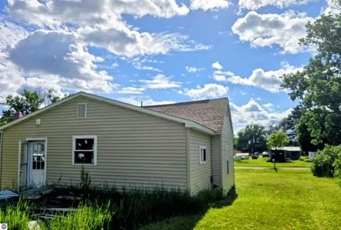 112 N 2nd St, Mesick, MI 49668 photo 3