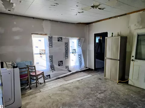 112 N 2nd St, Mesick, MI 49668 photo 6