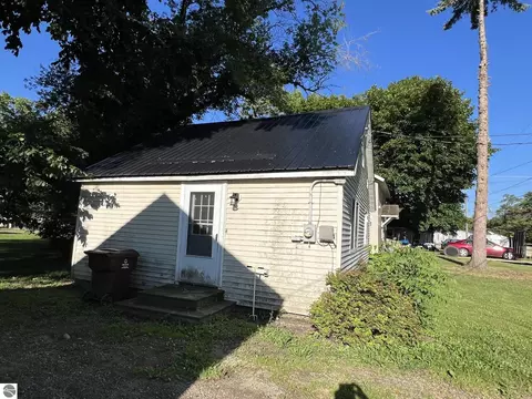 106 Webster St, Ithaca, MI 48847 photo 4