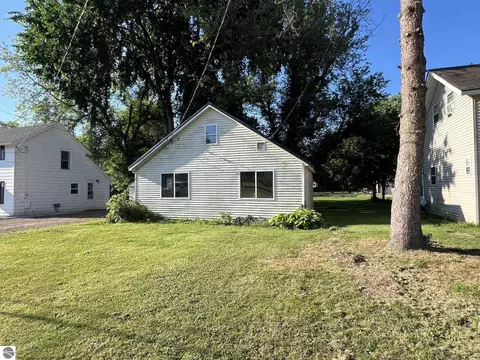 106 Webster St, Ithaca, MI 48847 photo 2