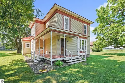 Exterior - 3780 E Coe Rd, Shepherd, MI 48883 photo 1 of 5