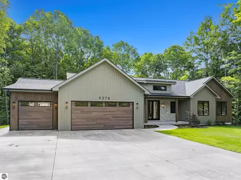 9378 E Summerfield Dr, Traverse City, MI 49684
