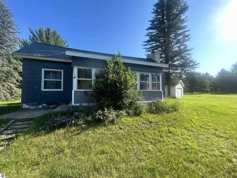 4513 Croy Lake Rd NE, Mancelona, MI 49659