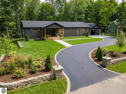 3067 White Tail Dr, Bellaire, MI 49615