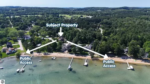 215 E Sixth St, Northport, MI 49670