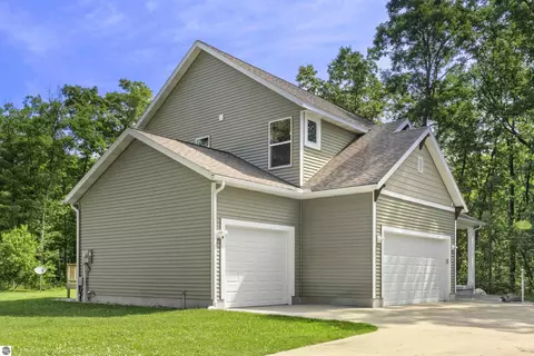 5842 Caberfae Hwy, Manistee, MI 49660