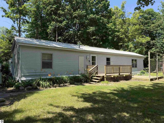 4301 Hickory Dr, Traverse City, MI 49685