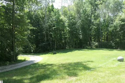 Exterior - 4769 Feather Trl, Edmore, MI 48829 photo 5 of 6